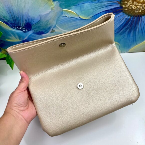 Neiman marcus Gold Folding Clutch Purse With Magnetic Snap Closure & Textured Fi - Picture 5 of 11